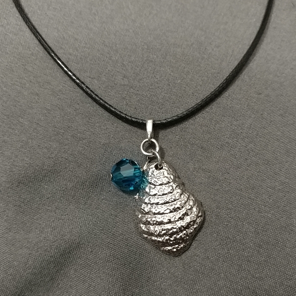 Oyster Shell Pendant with Turquoise Charm Necklace Clam Shell Silver - Picture 2 of 15